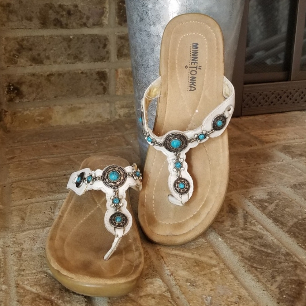 Minnetonka White Leather Embellished Thong Sandals